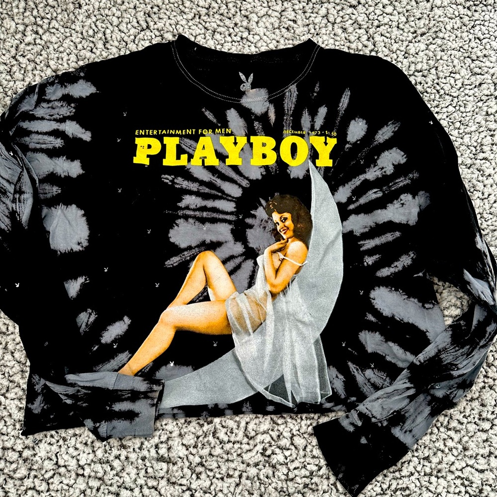 Playboy Women’s long sleeve shirt cropped.